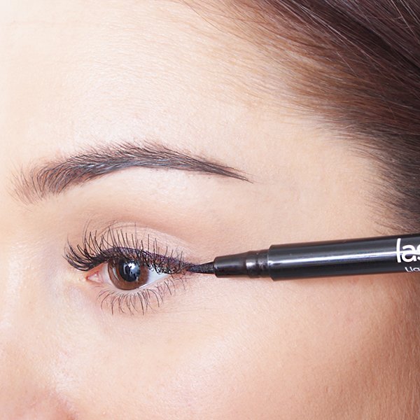 Applying Black Liquid Liner