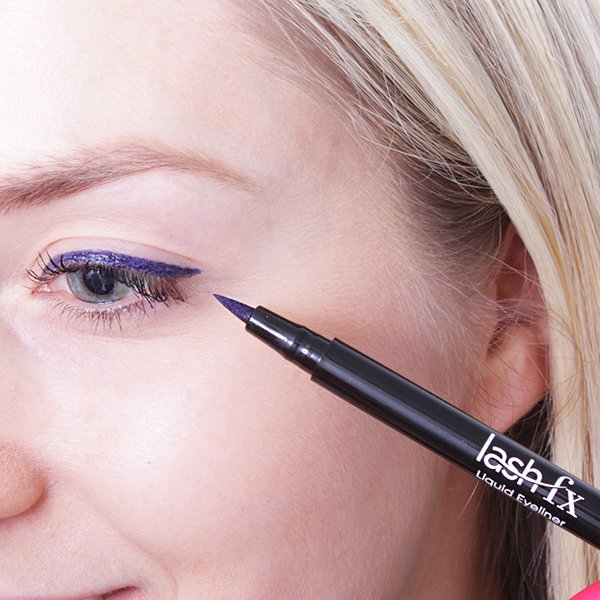 Blue liquid liner 